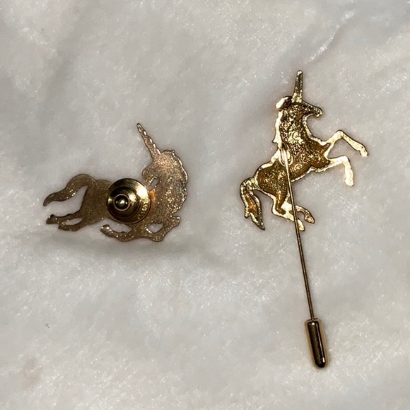 Avon Unicorn Stick Pin 1989 and Tack Pin 1981  Gold Tone Metal Brooches - Picture 7 of 10